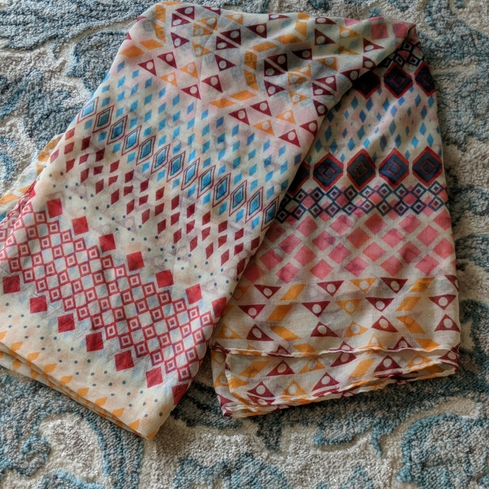 Lightweight scarf